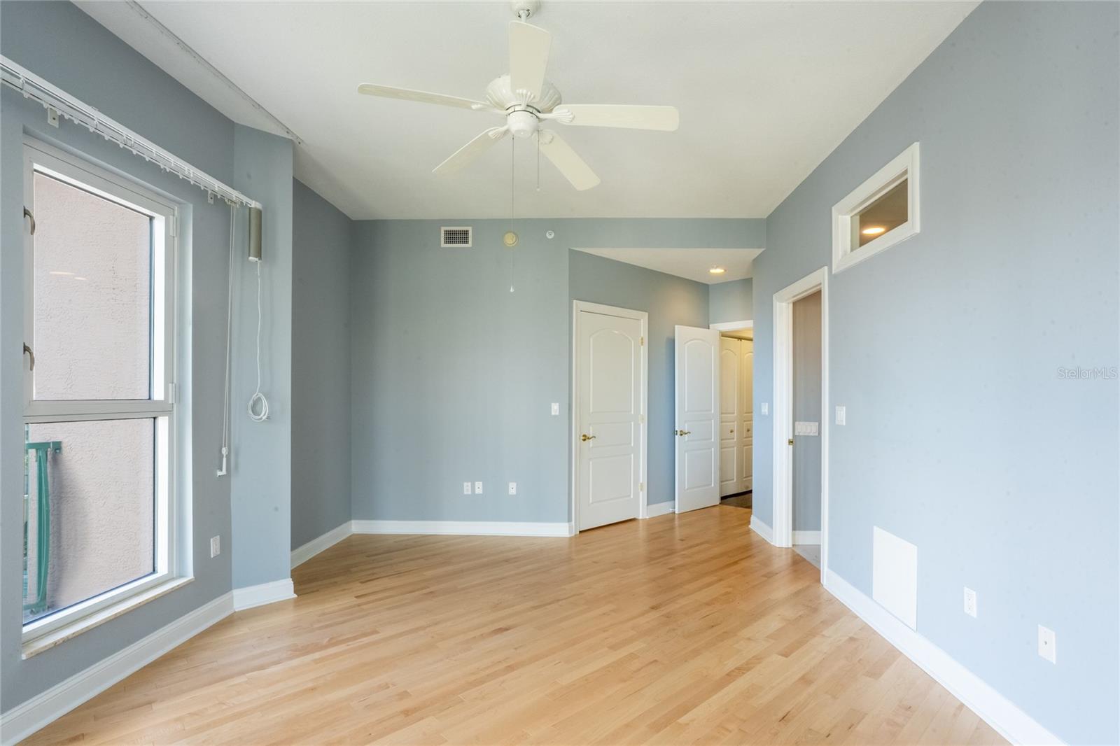 288 BEACH DR NE #4B — photo 31