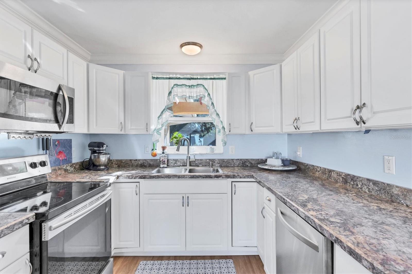 2745 ARROWHEAD RD — photo 9