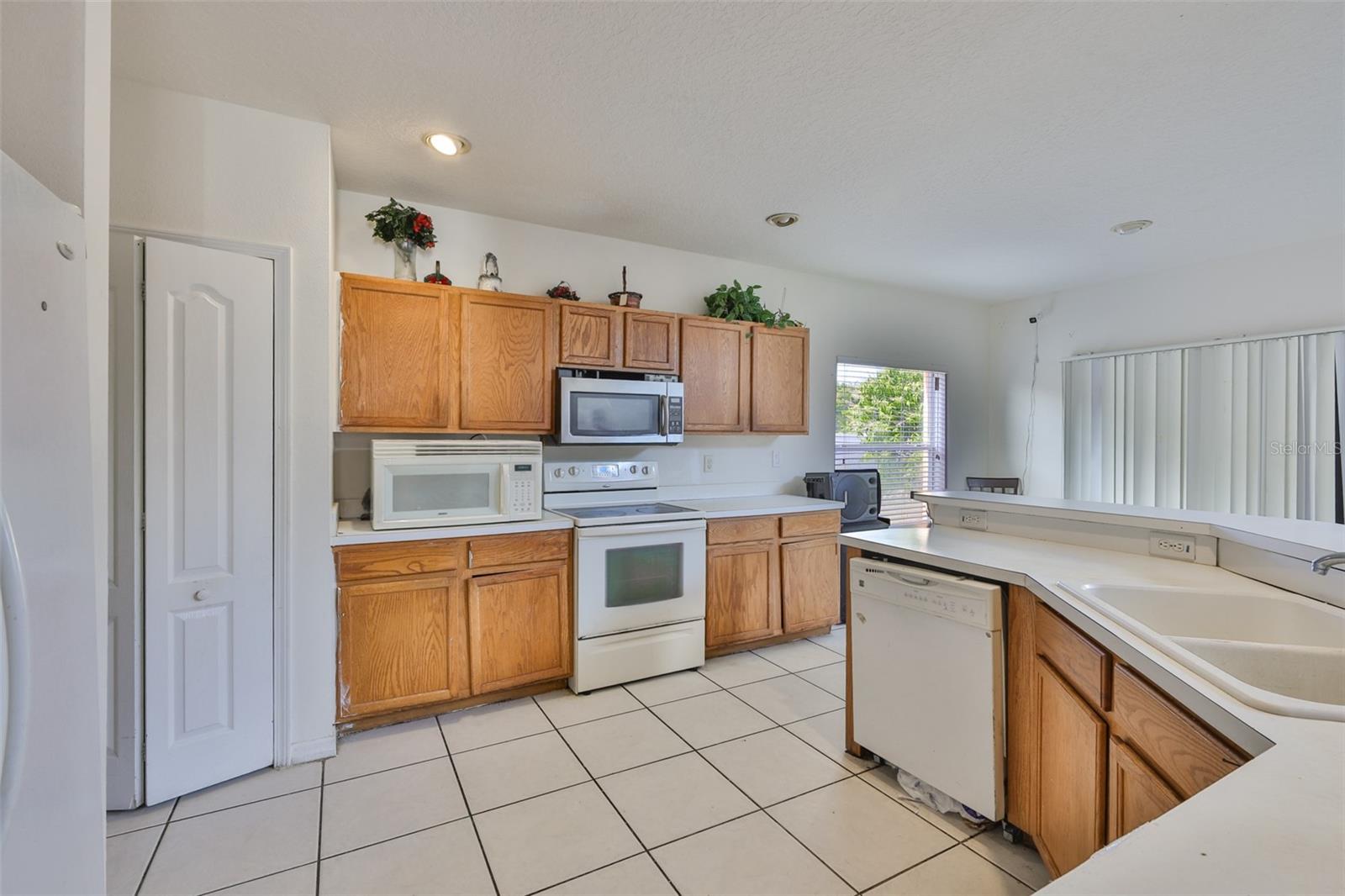 702 CRISTELLE JEAN DR — photo 9
