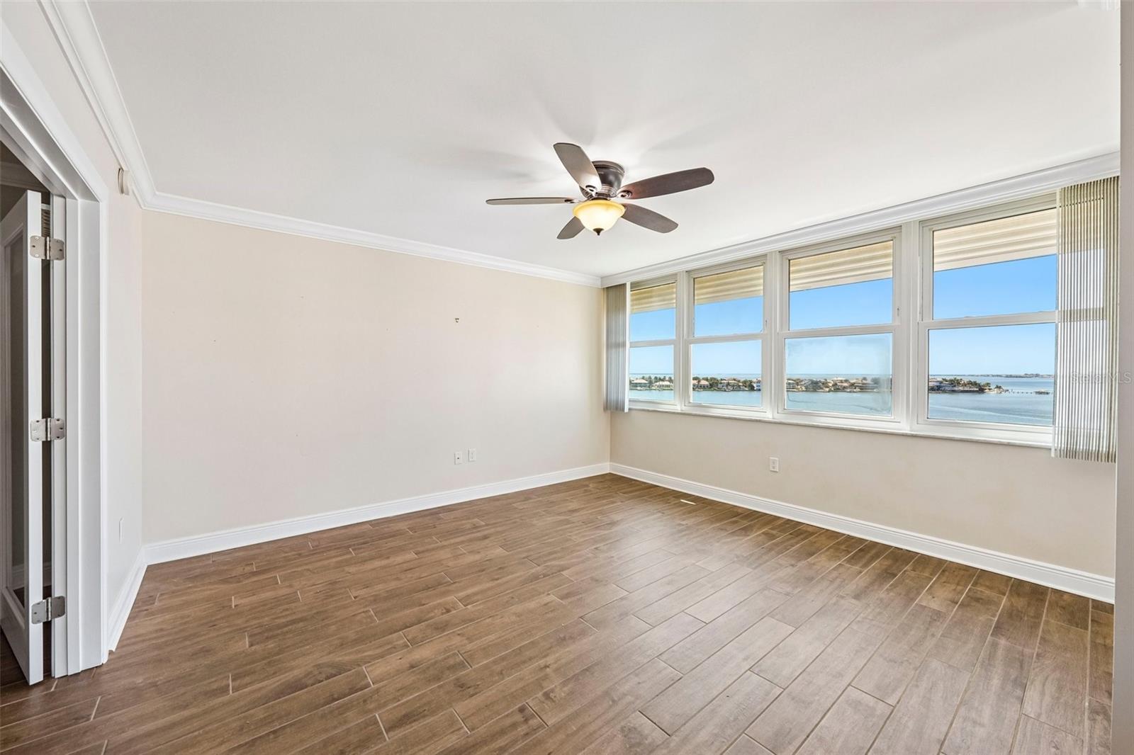 5108 BRITTANY DR S #805 — photo 8