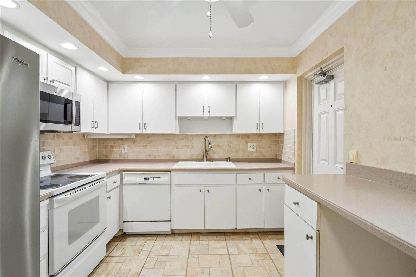 5108 BRITTANY DR S #805 — photo 10