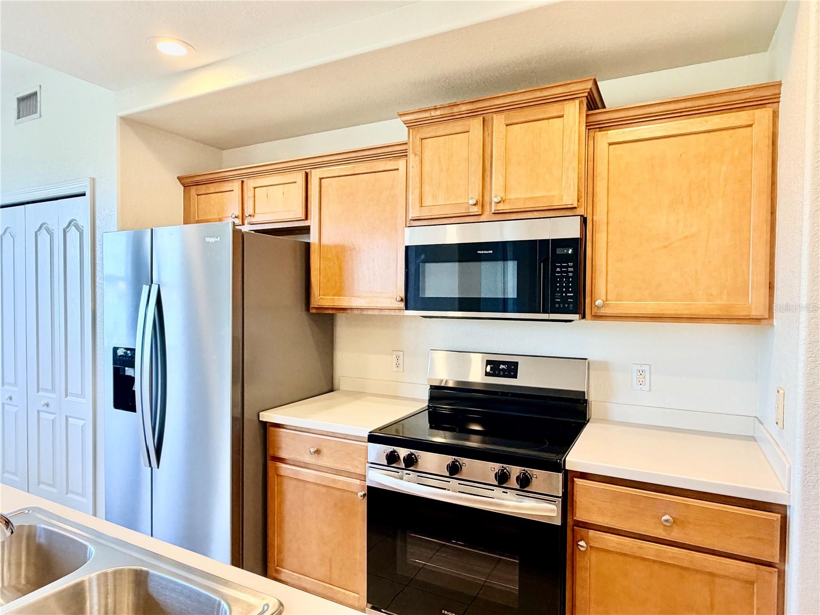 819 FAIRWAYCOVE LN #102 — photo 13