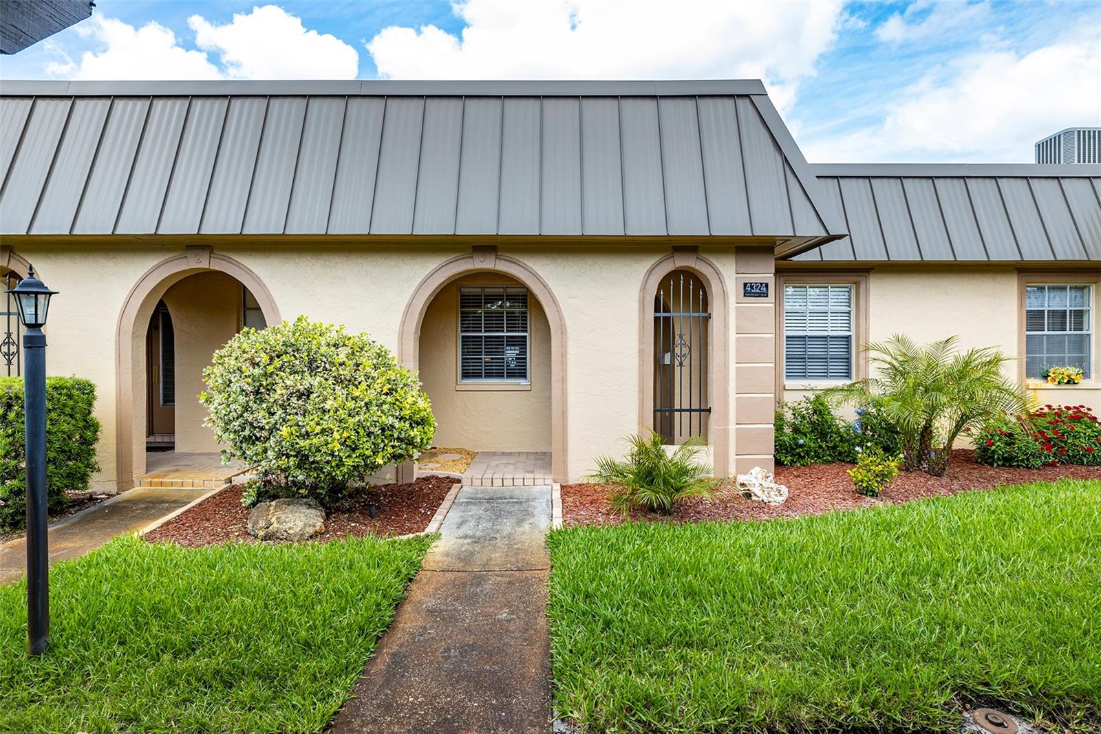 4324 SUMMERSUN DR — photo 33