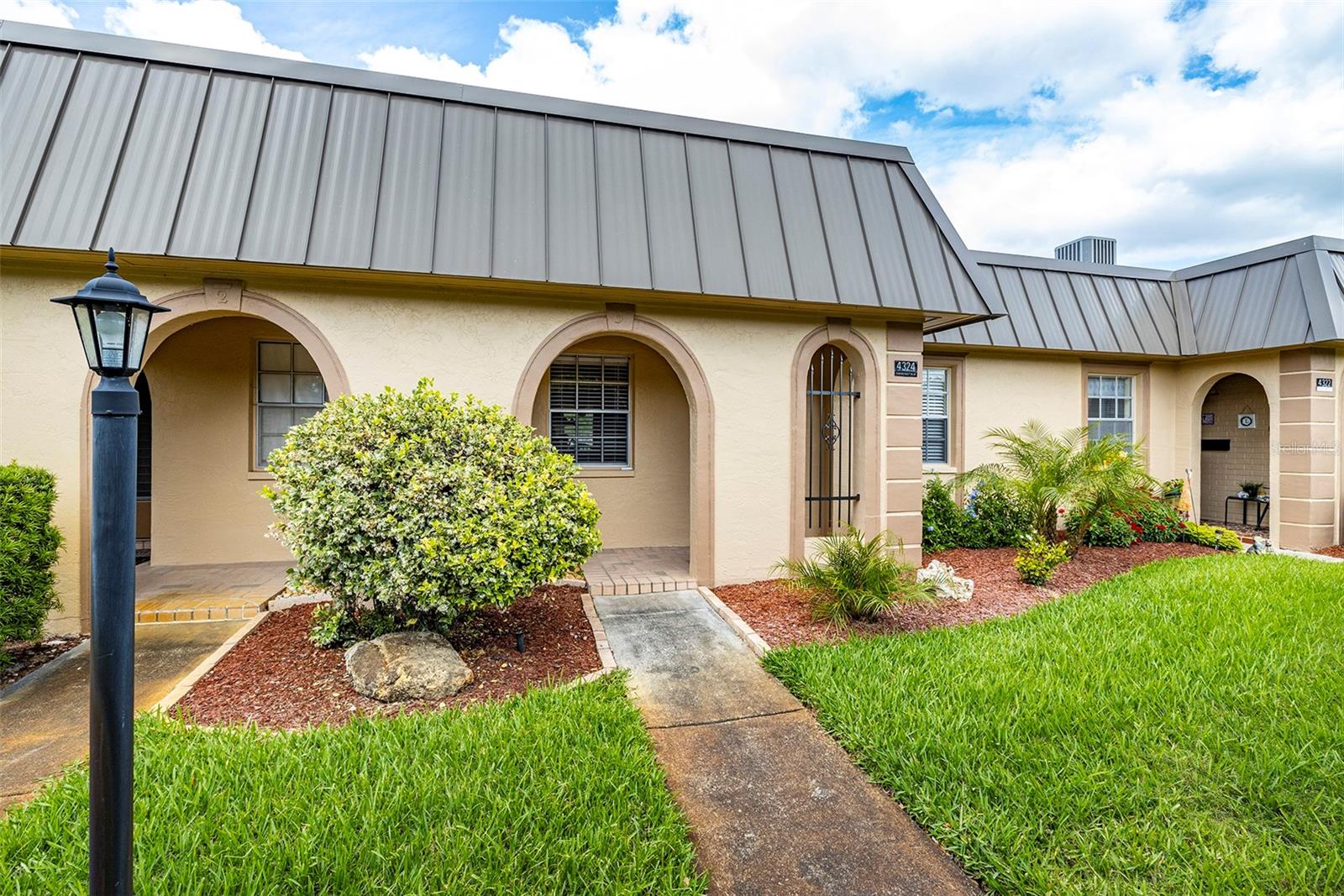4324 SUMMERSUN DR — photo 32