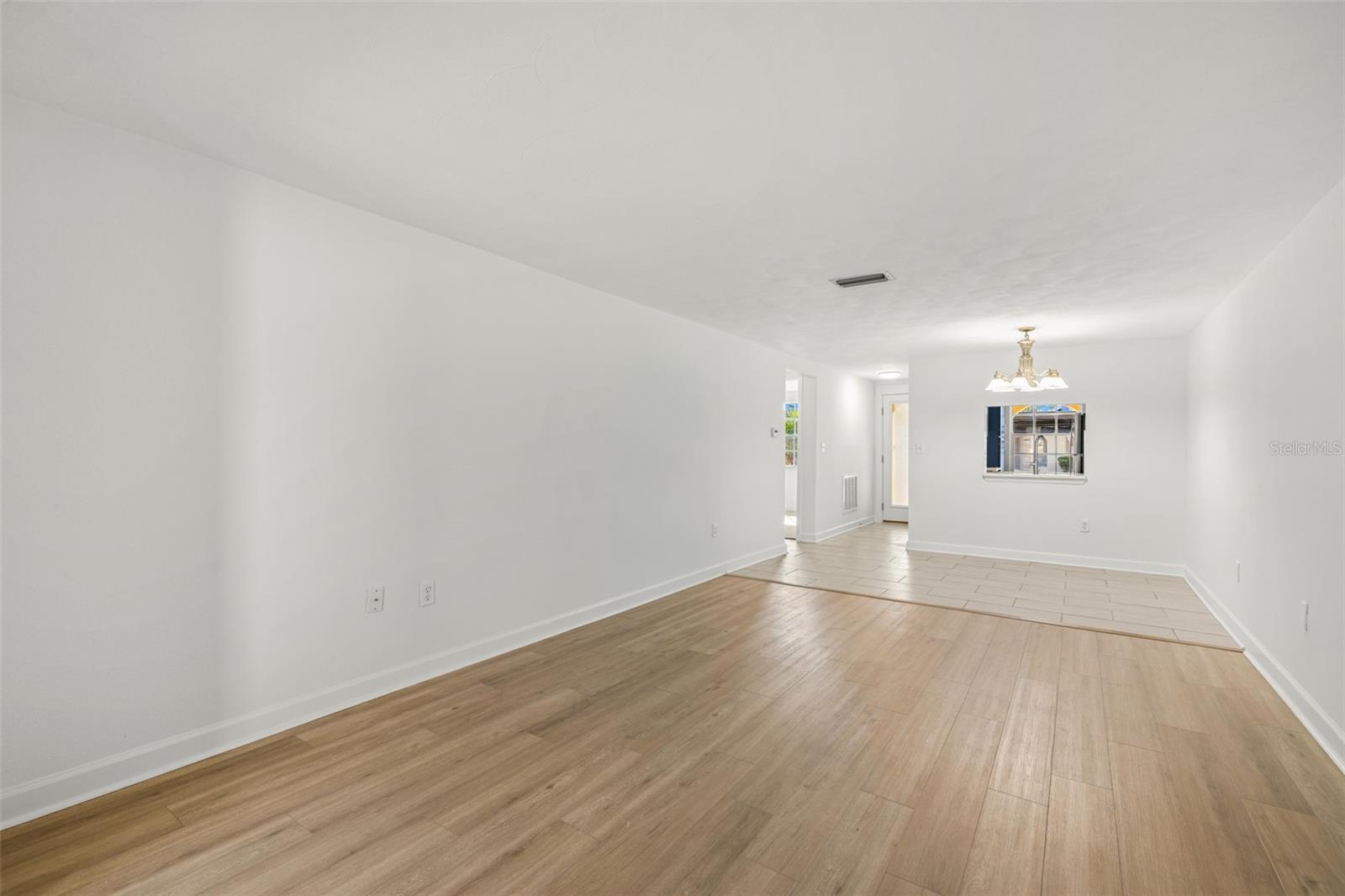 4324 SUMMERSUN DR — photo 15