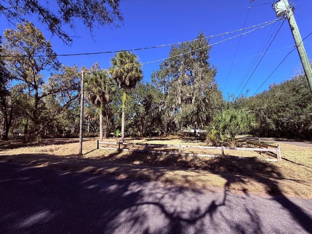 1204 DAVIES RD — photo 4