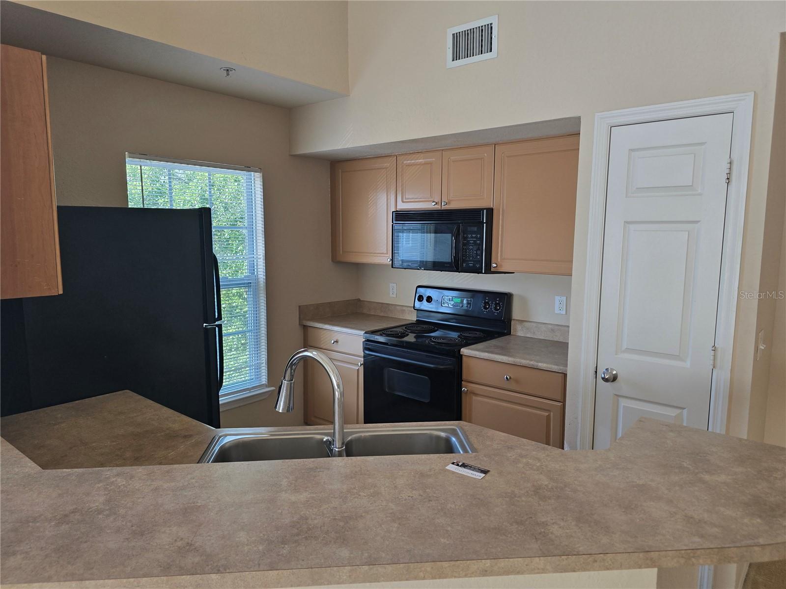 5601 ROSEHILL RD #203 — photo 3