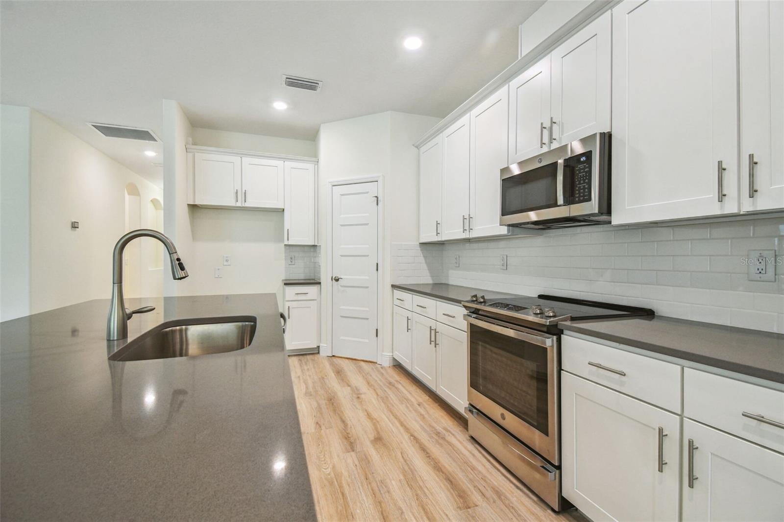 11347 STRIPED BASS CT — photo 9