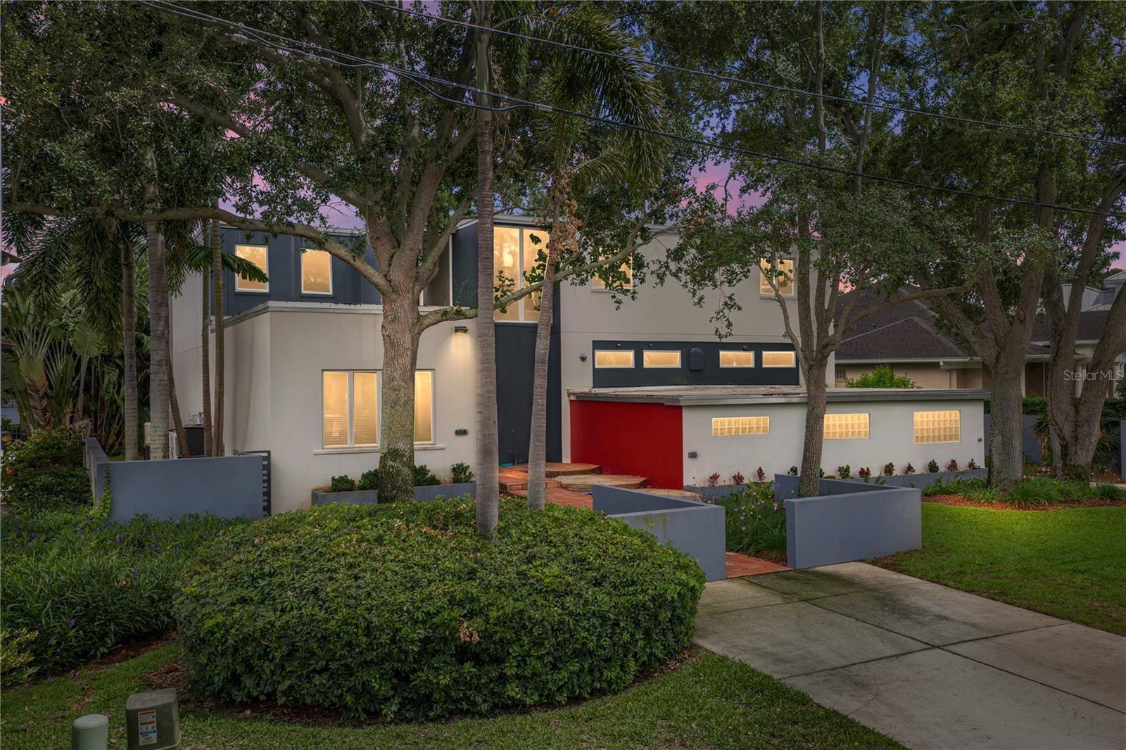 838 MONTEREY BLVD NE — photo 9