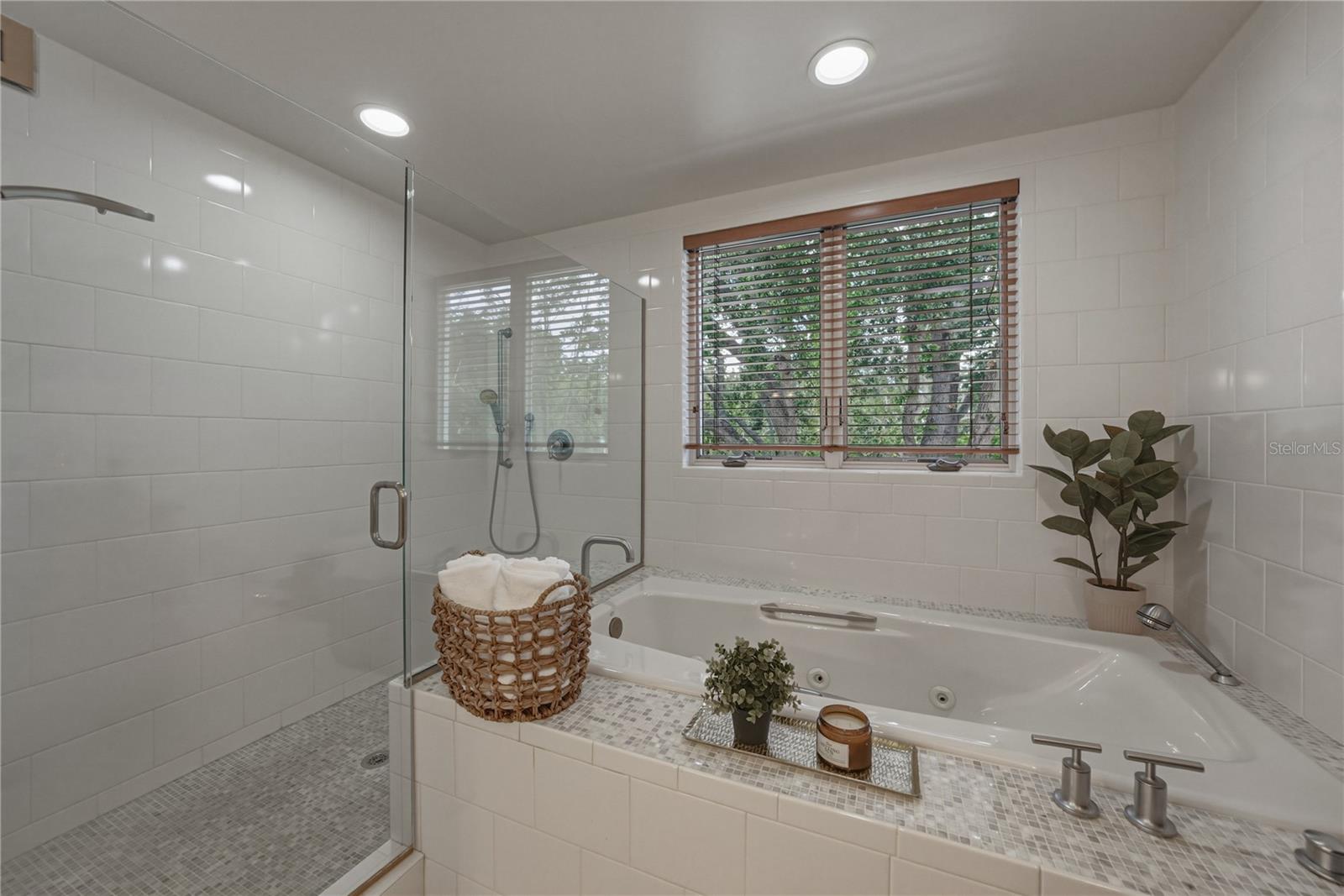 838 MONTEREY BLVD NE — photo 52