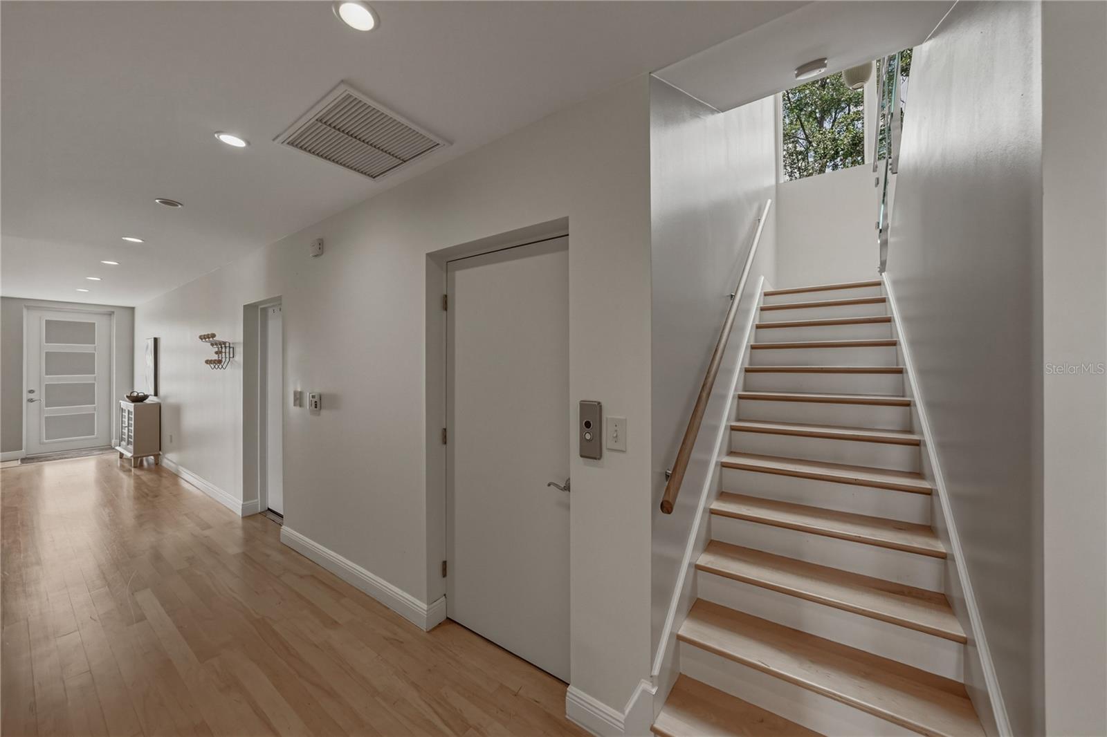 838 MONTEREY BLVD NE — photo 29