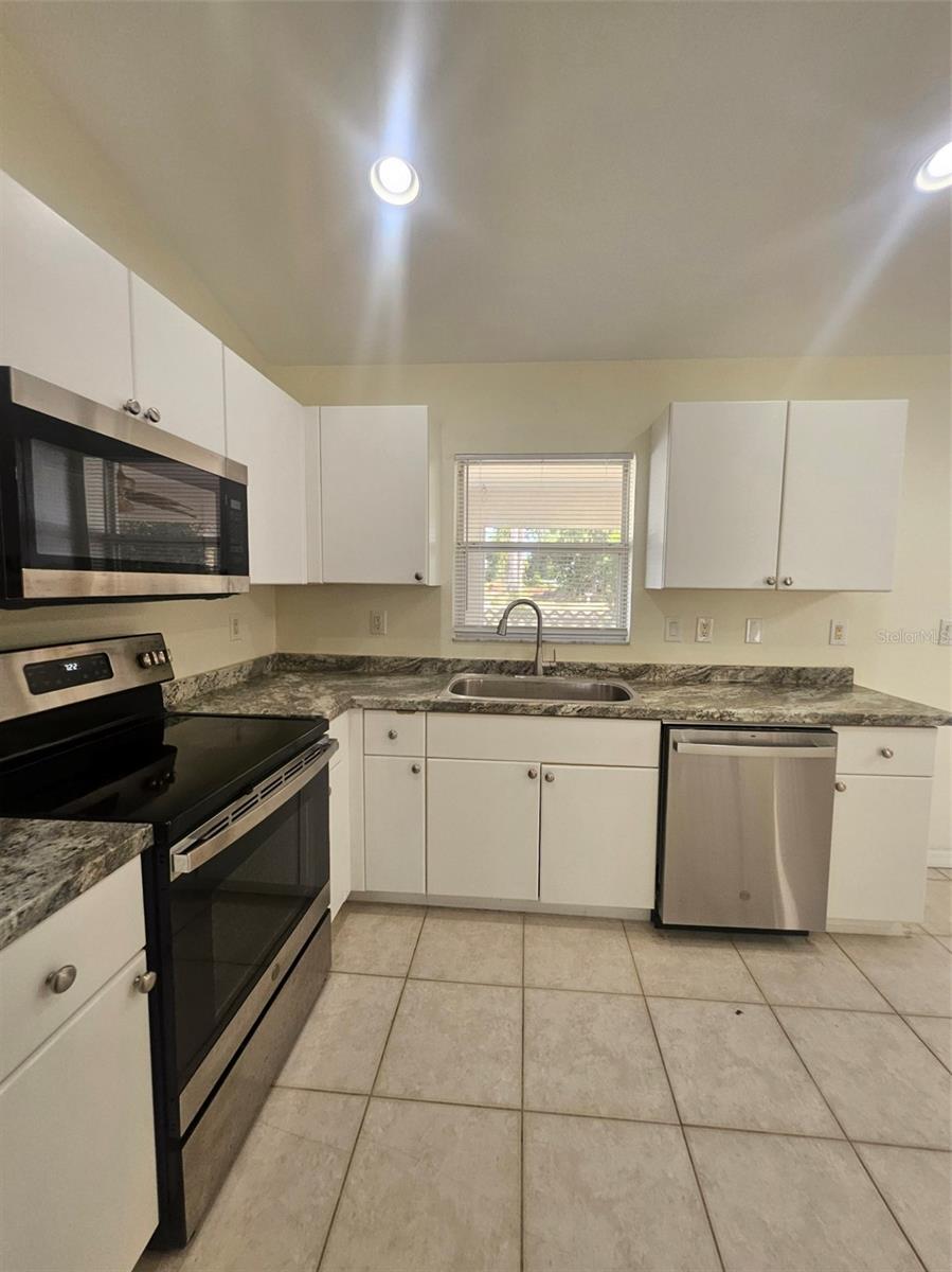 4138 AZORA ST — photo 15