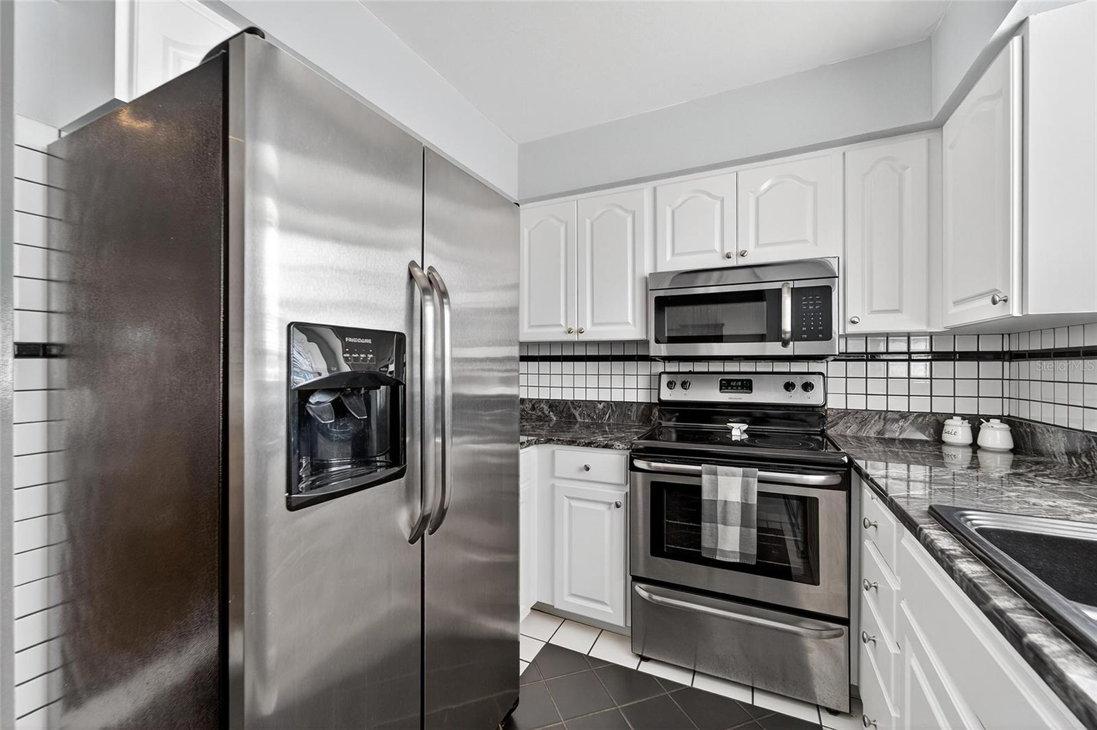 17960 GULF BLVD #104 — photo 32