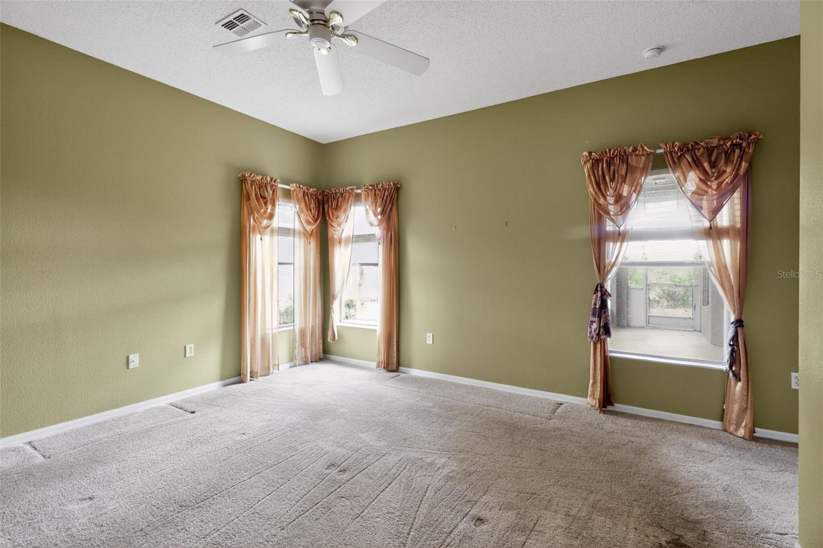 2453 PLEASANT HILL LN — photo 17