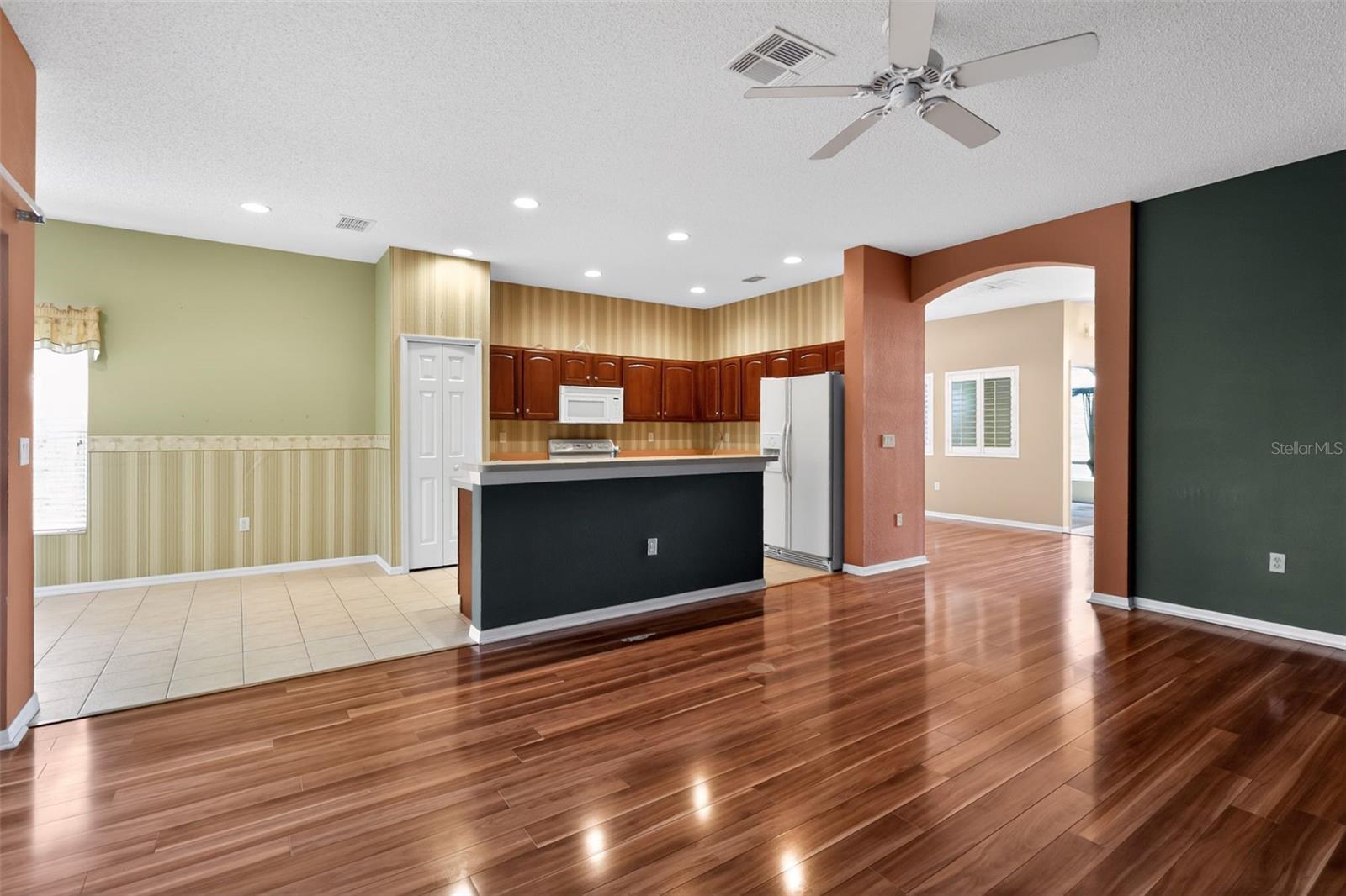 2453 PLEASANT HILL LN — photo 15