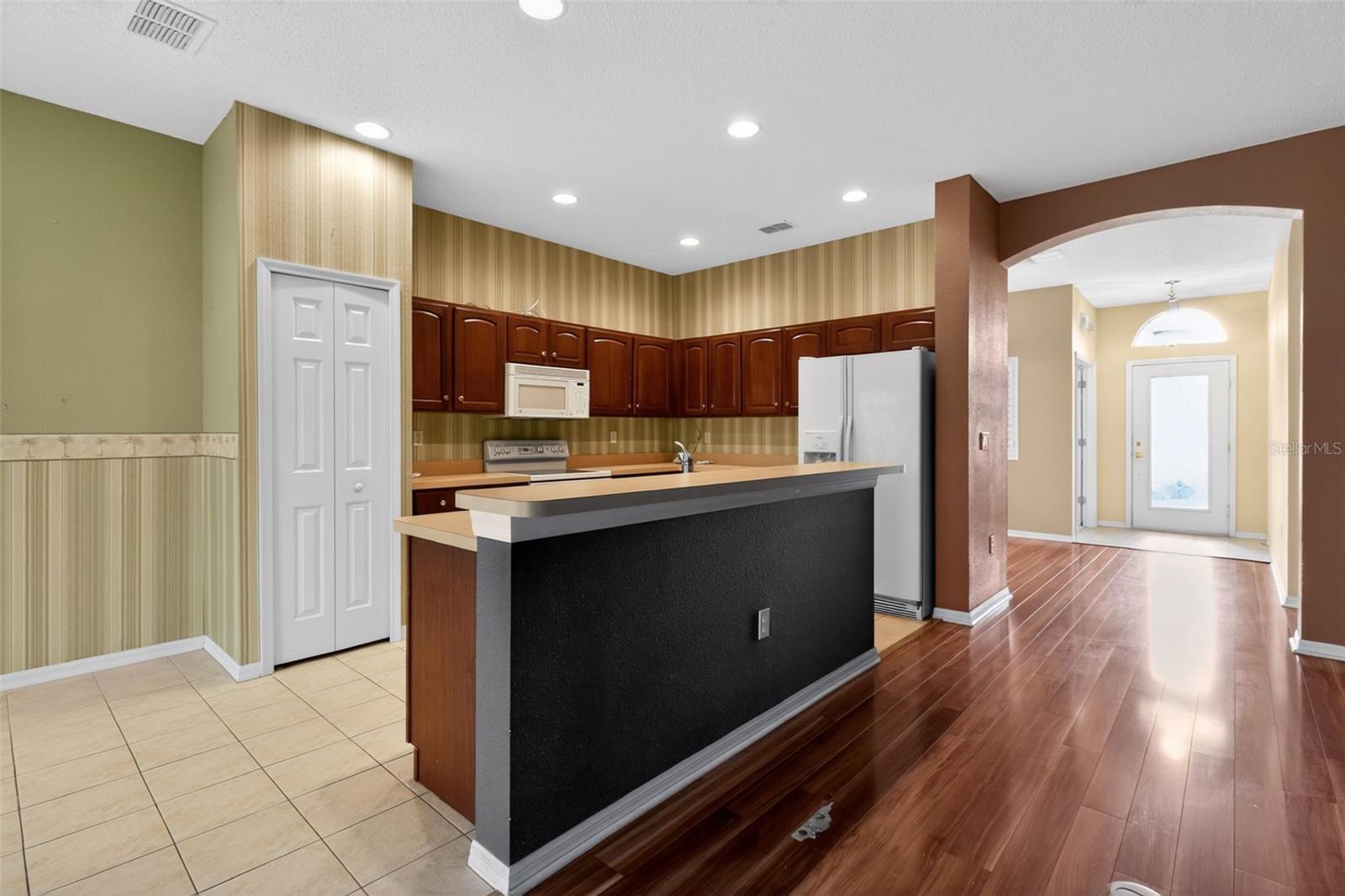 2453 PLEASANT HILL LN — photo 12