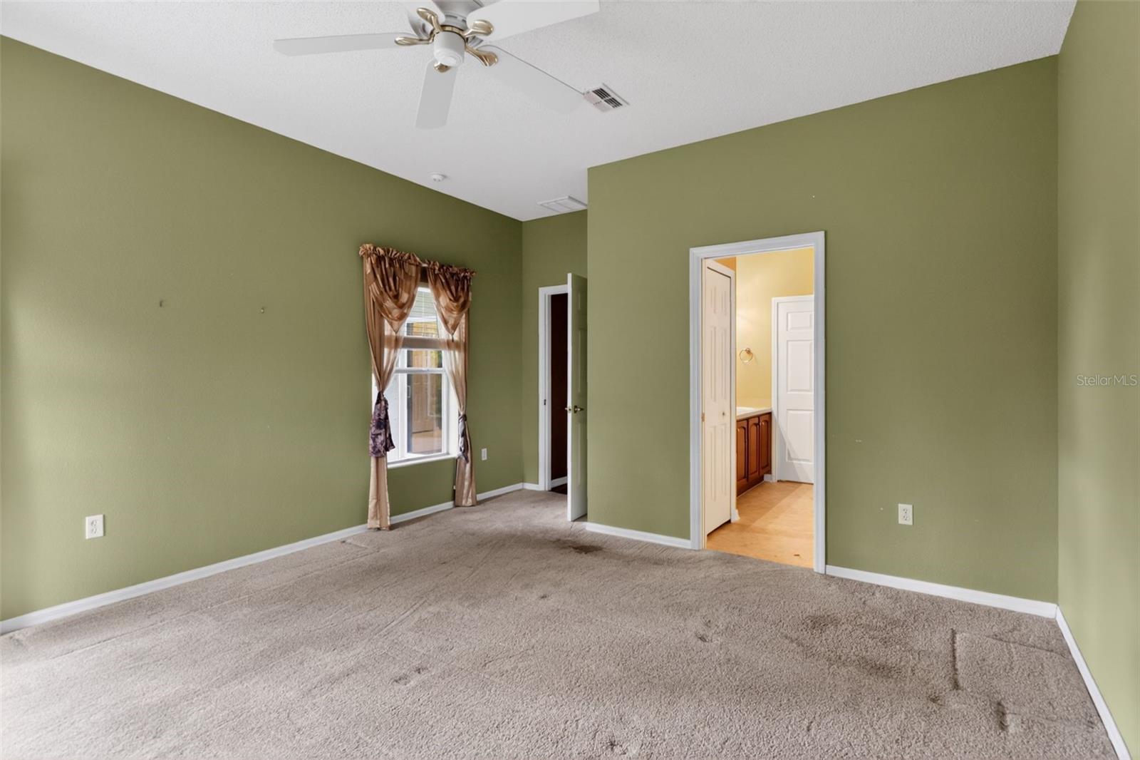 2453 PLEASANT HILL LN — photo 18