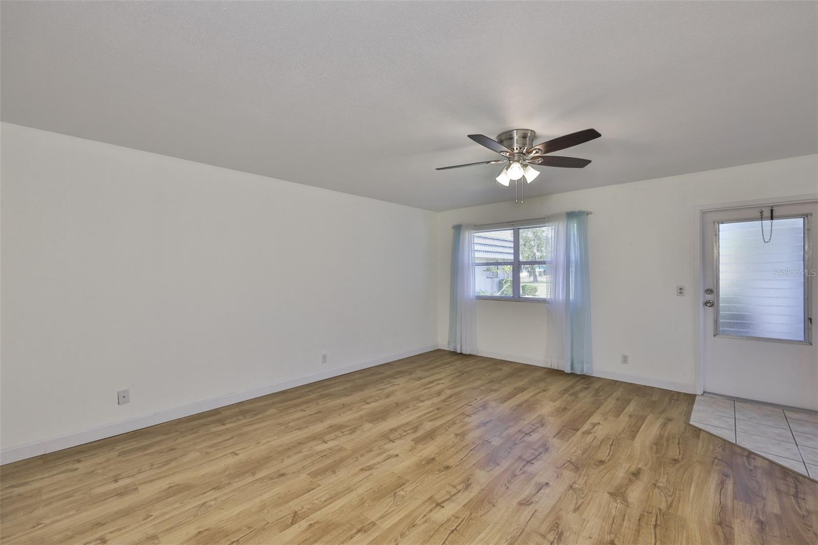 1811 BEDFORD LN #153 — photo 4
