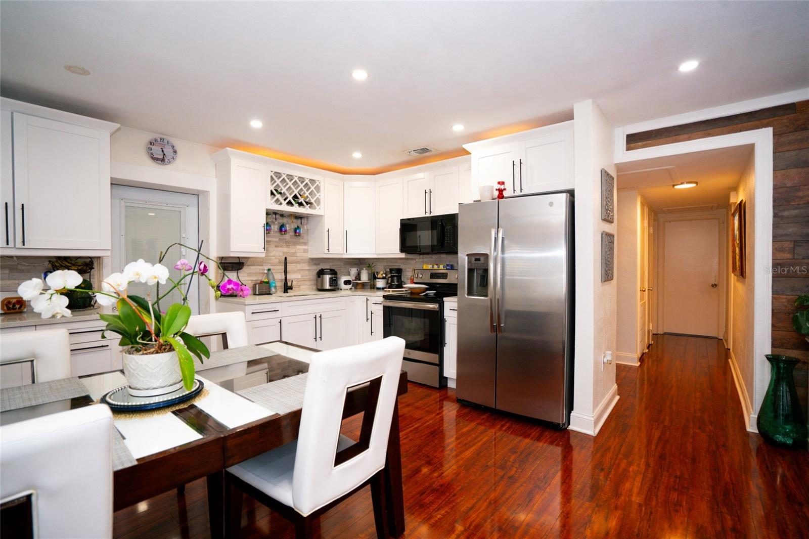 3305 W AILEEN ST — photo 8