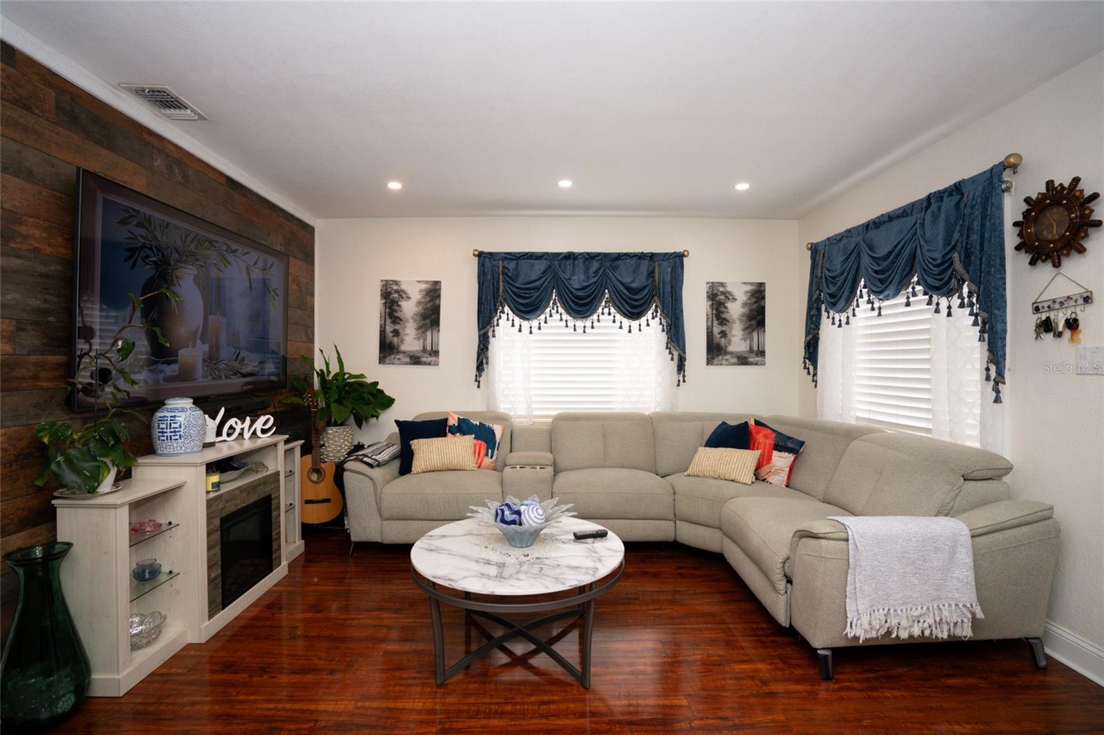3305 W AILEEN ST — photo 7