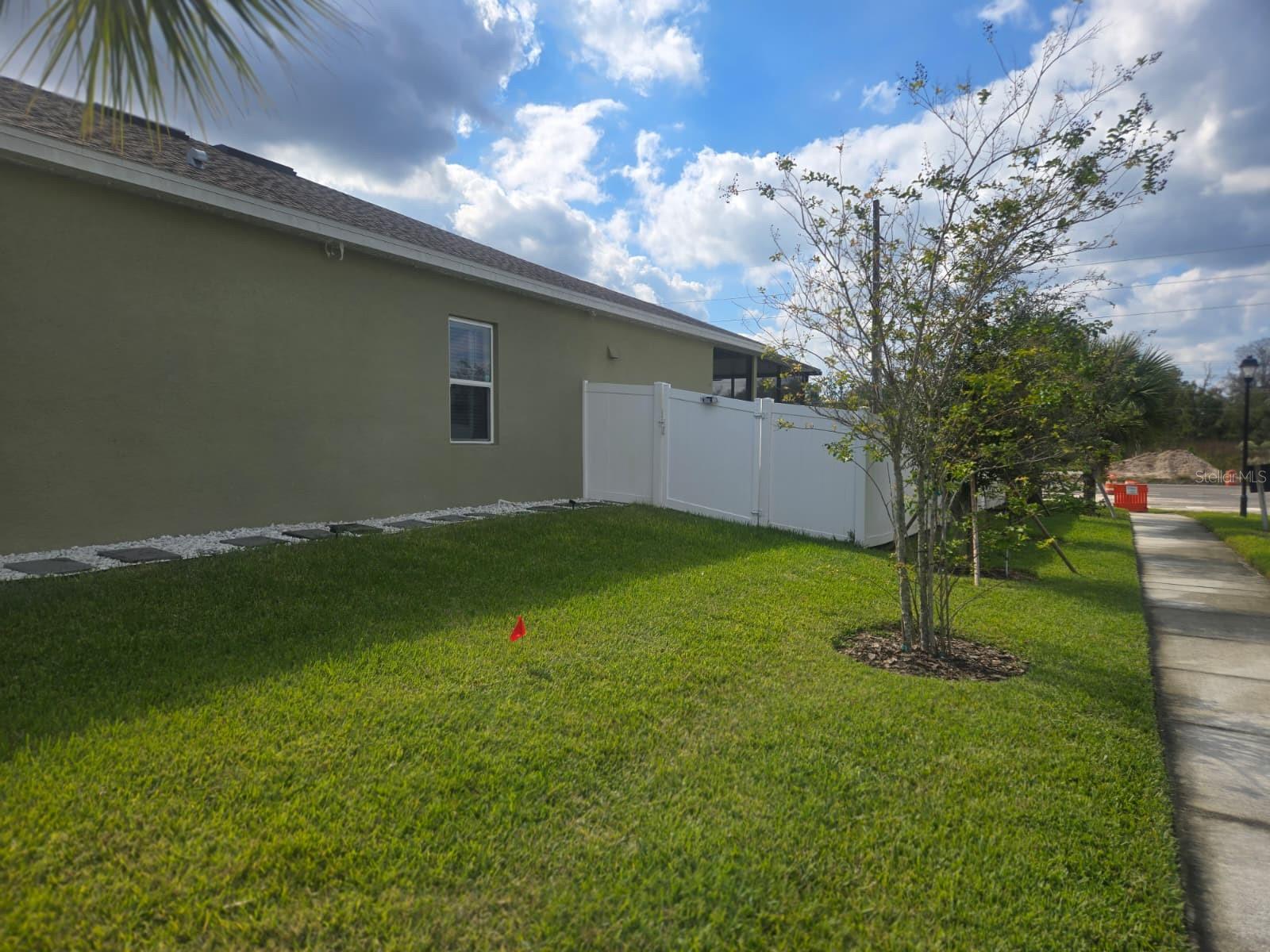 8052 GREENWAY AVE — photo 5