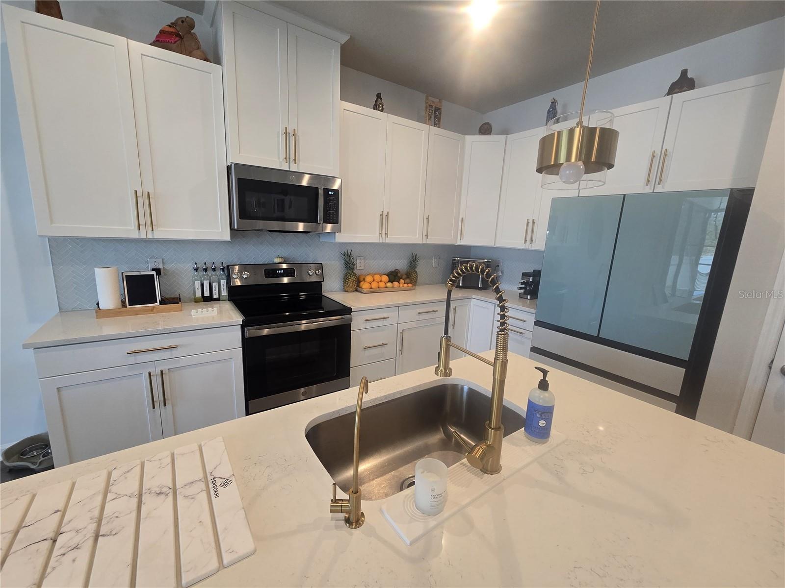 8052 GREENWAY AVE — photo 56