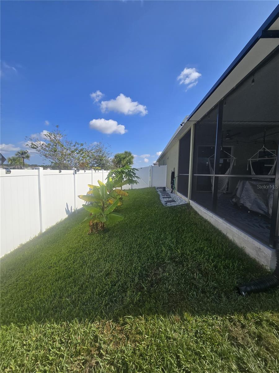8052 GREENWAY AVE — photo 38