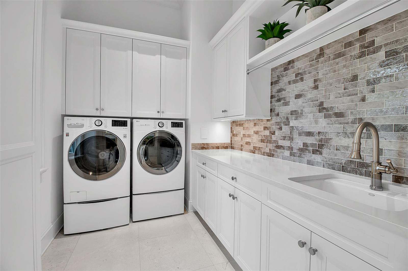 7366 POINT OF ROCKS RD — photo 37