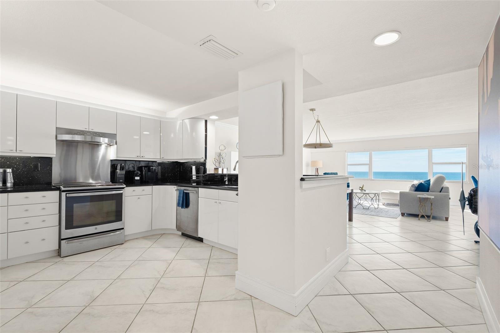 1750 BENJAMIN FRANKLIN DR #8D — photo 4