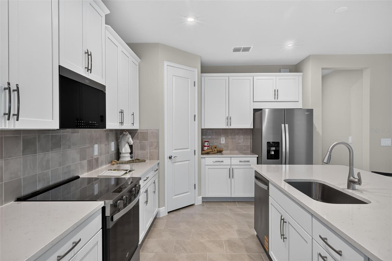 11187 LIVEWELL CT — photo 10