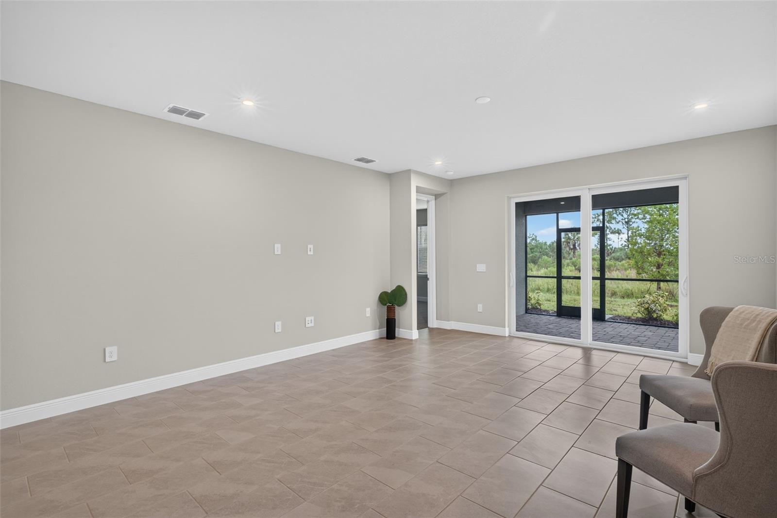 11187 LIVEWELL CT — photo 4