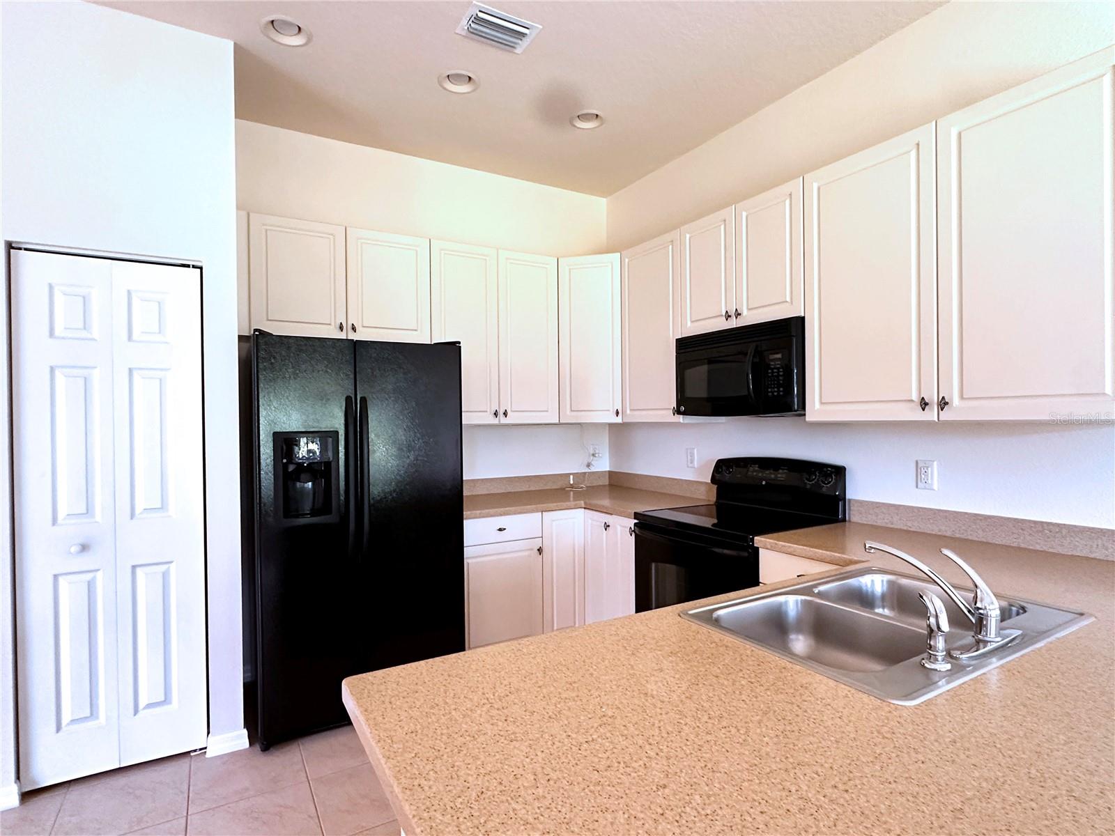 4950 SANDY BROOK CIR — photo 16