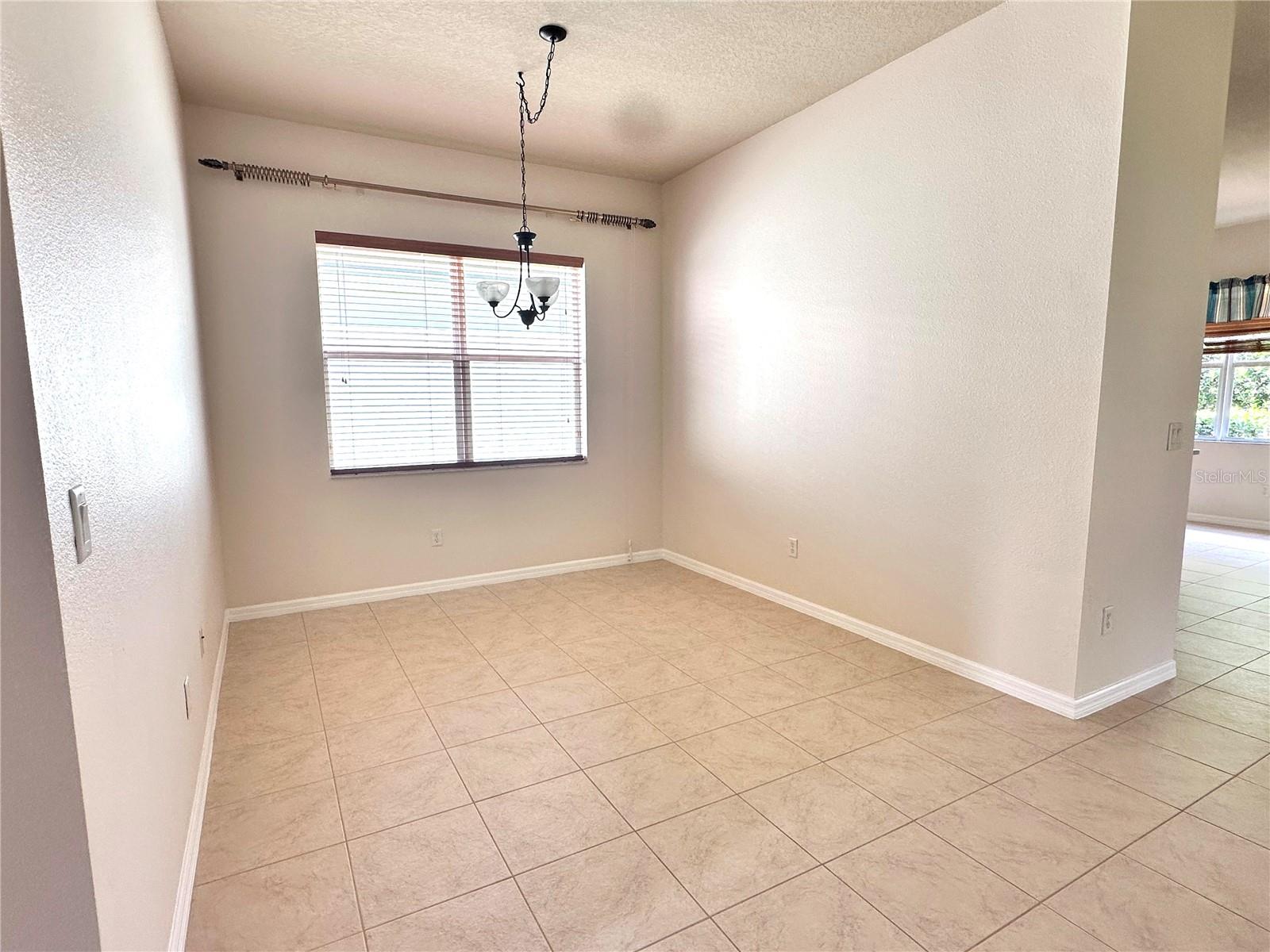 4950 SANDY BROOK CIR — photo 8