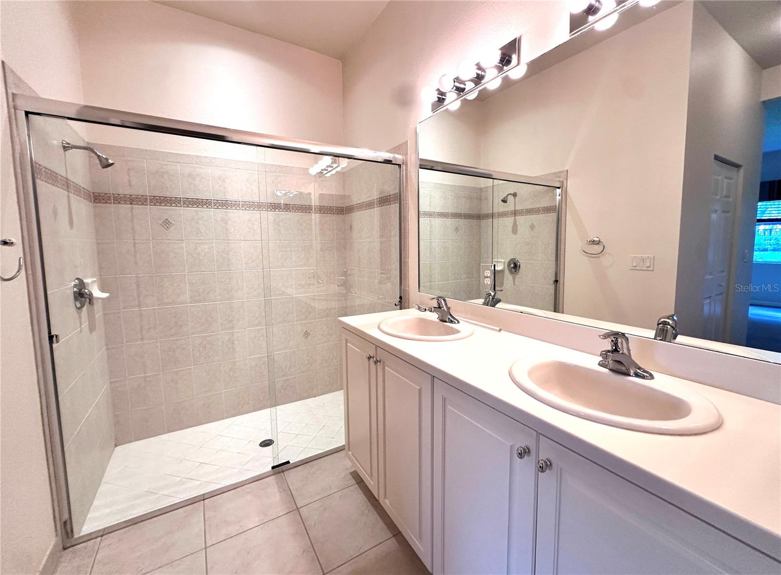 4950 SANDY BROOK CIR — photo 21