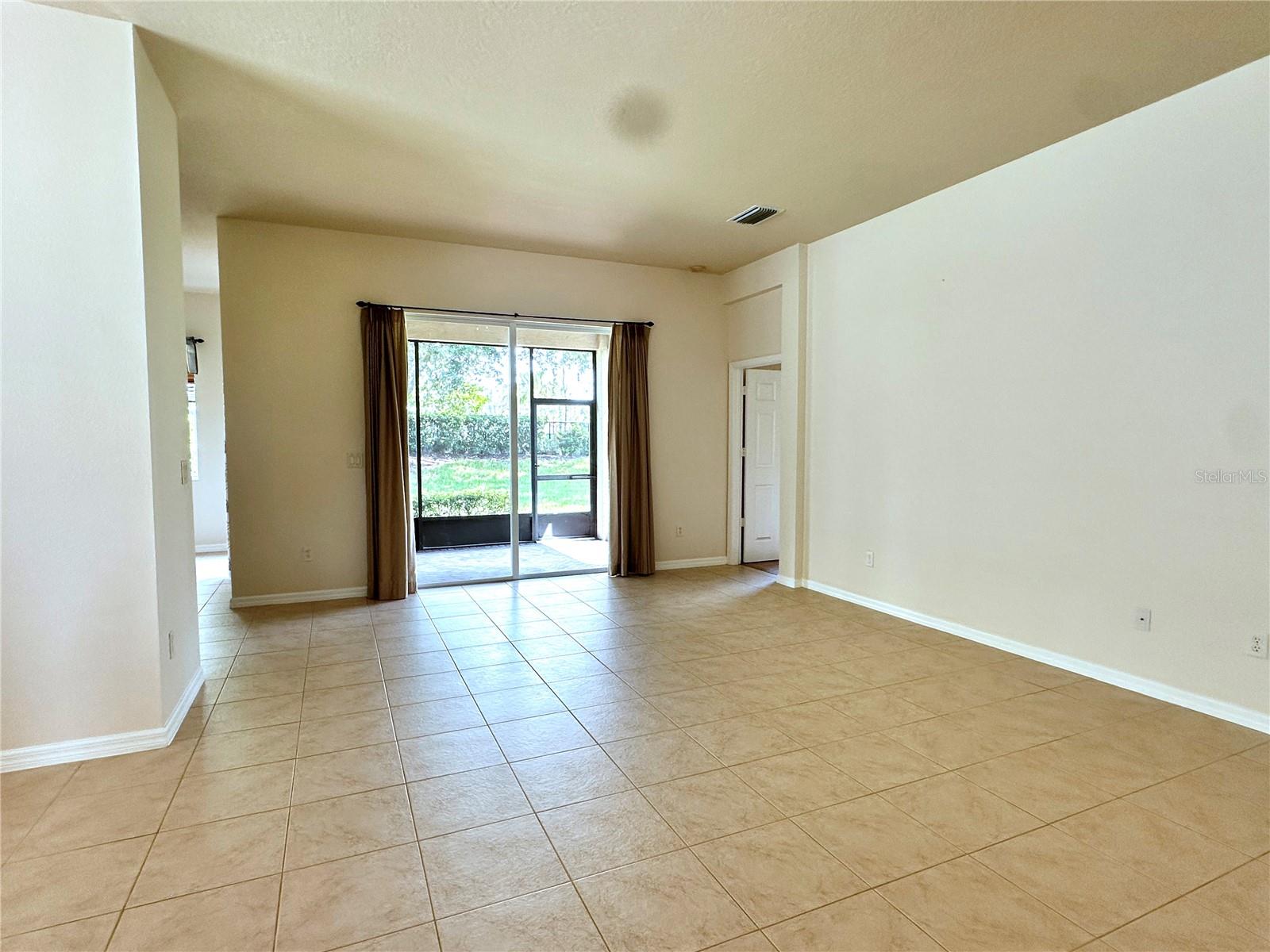 4950 SANDY BROOK CIR — photo 6