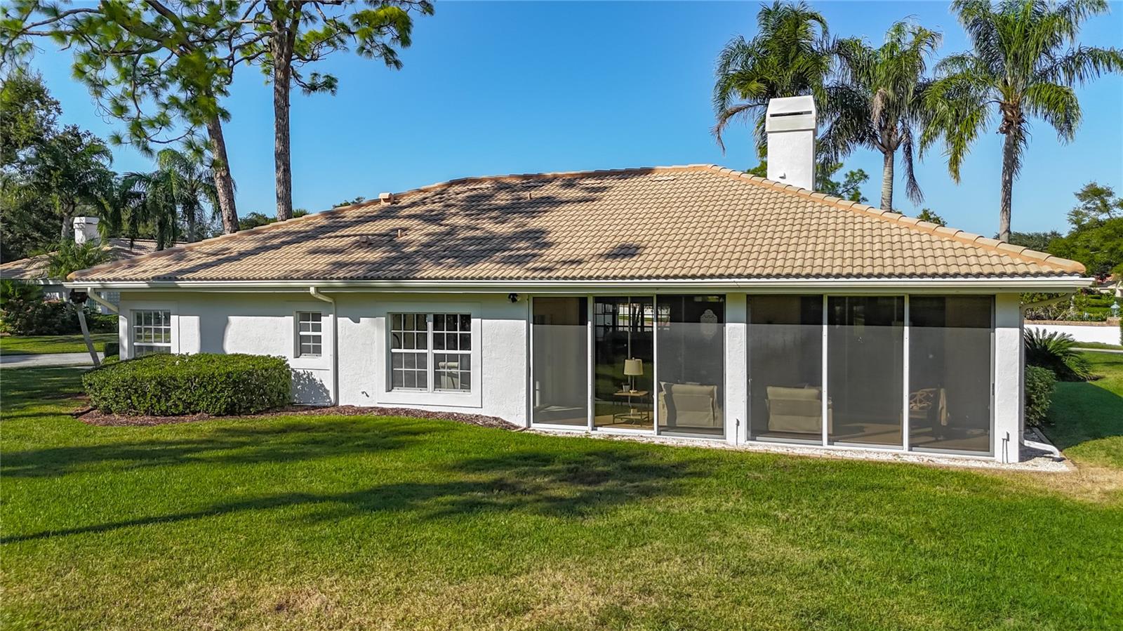 2960 SANDRINGHAM PL — photo 28