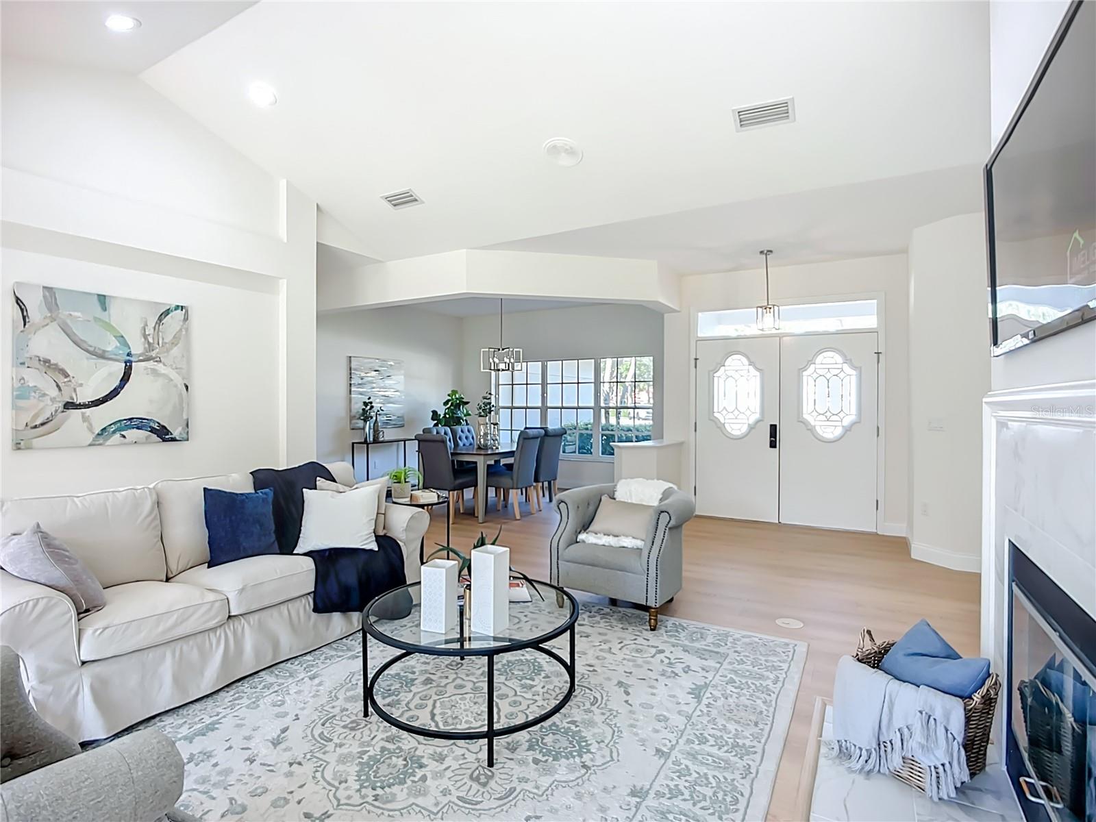 2960 SANDRINGHAM PL — photo 4