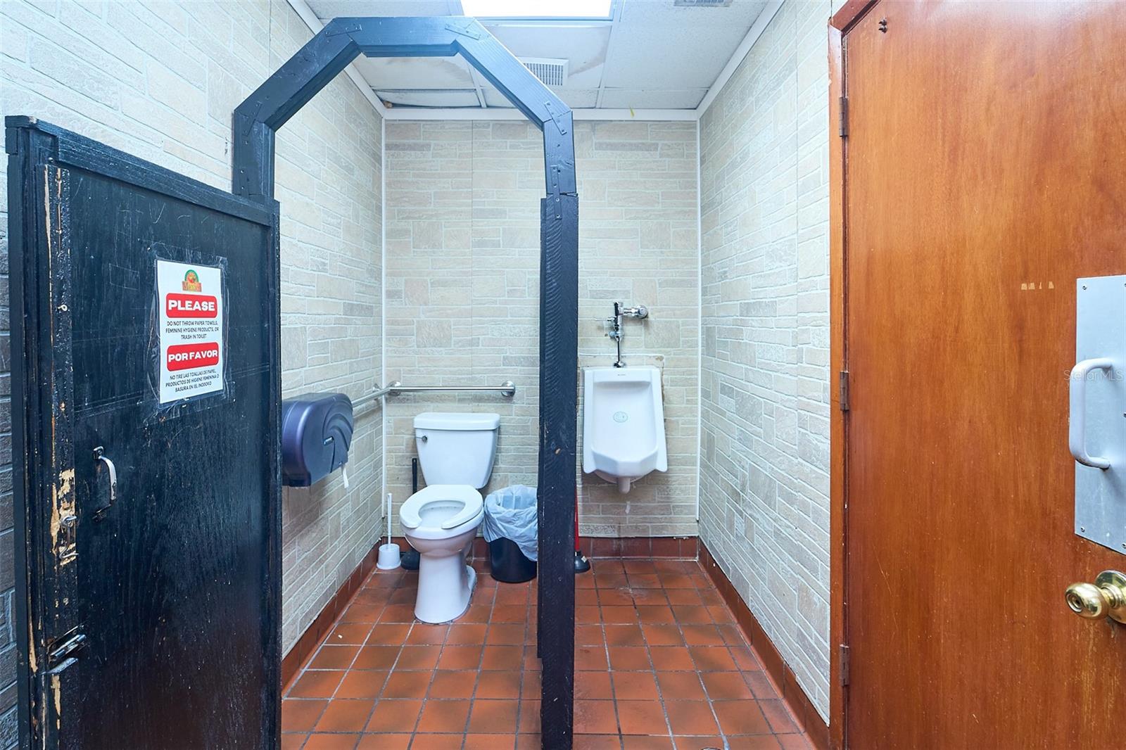 706 E BRANDON BLVD — photo 17