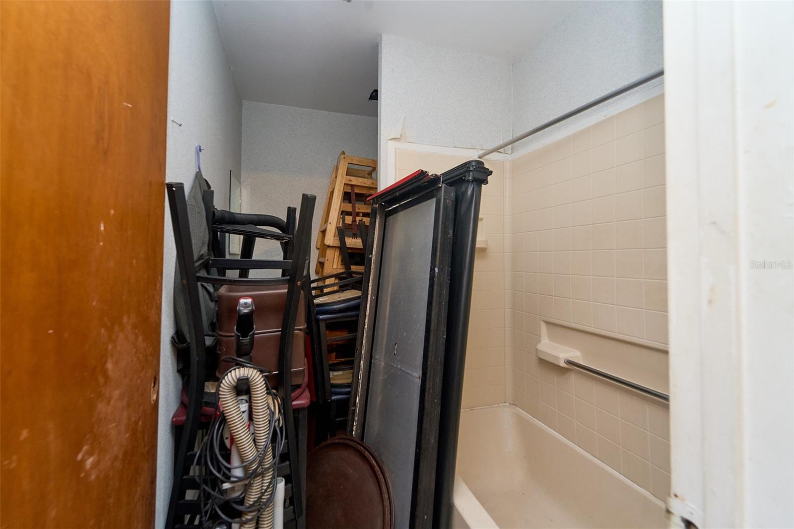 706 E BRANDON BLVD — photo 29