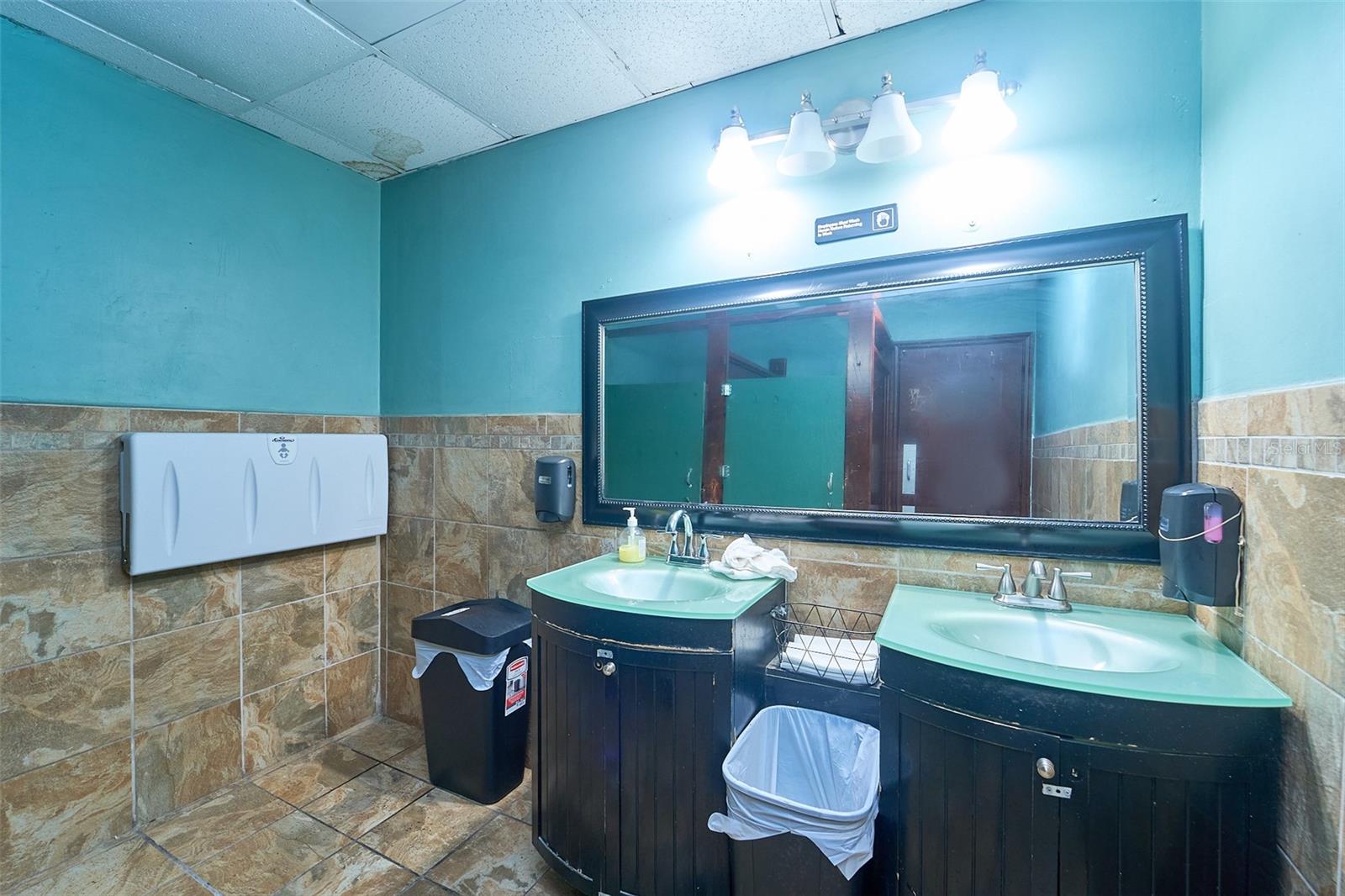 706 E BRANDON BLVD — photo 19