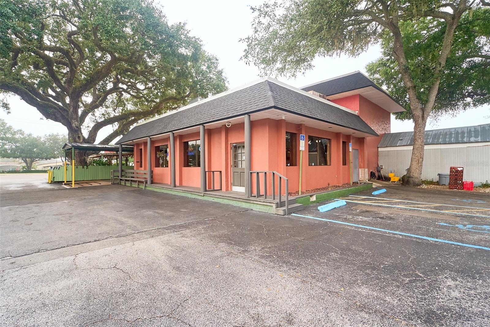 706 E BRANDON BLVD — photo 3