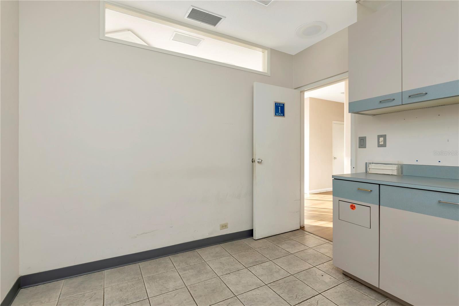 1201 S MYRTLE AVE — photo 16