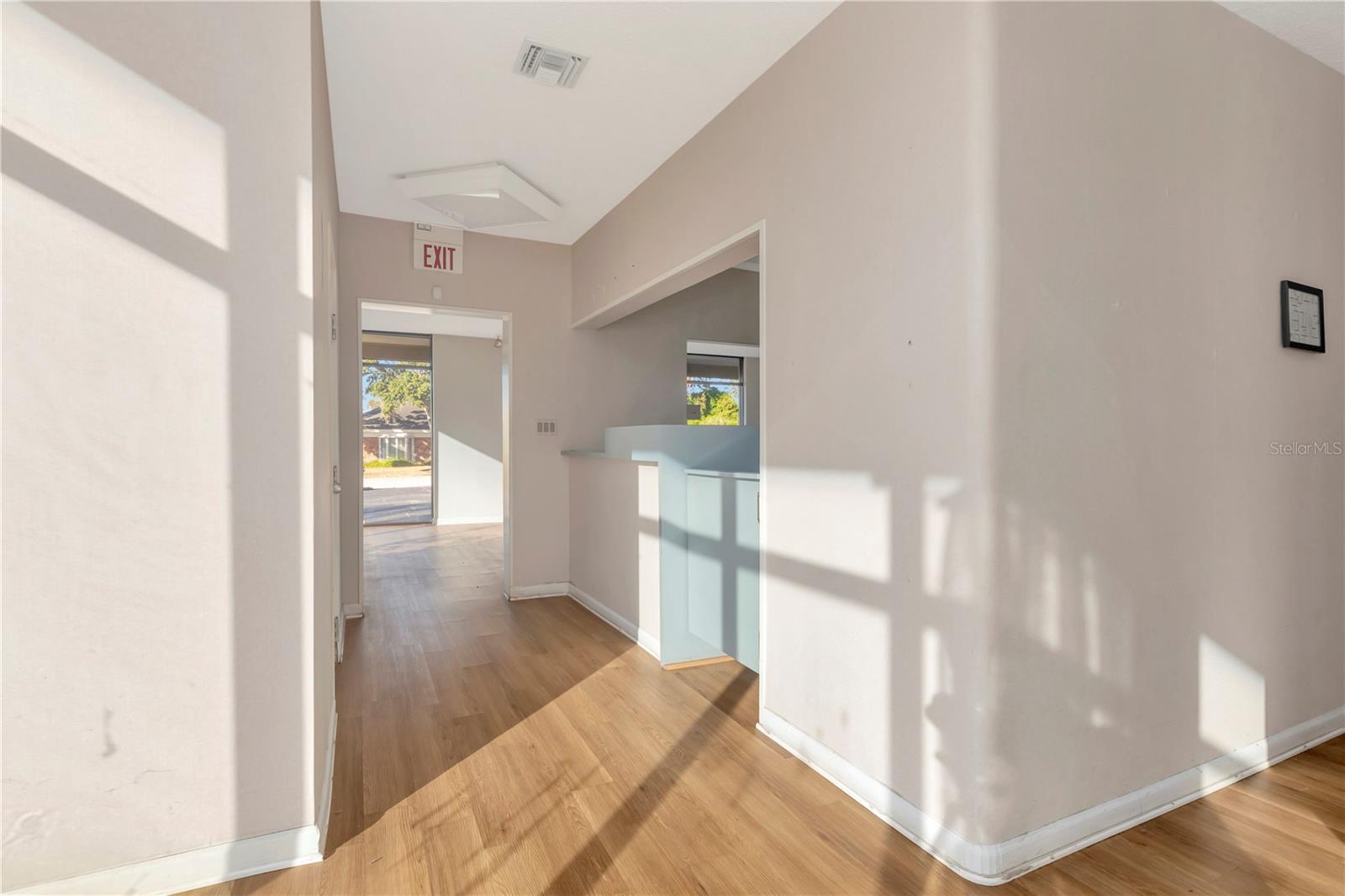 1201 S MYRTLE AVE — photo 10