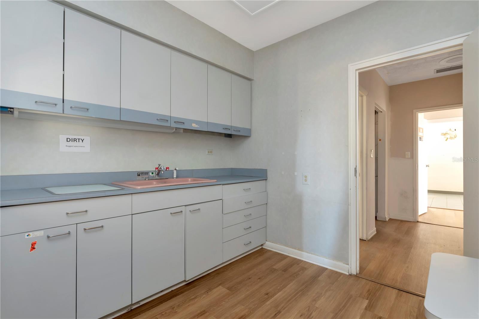 1201 S MYRTLE AVE — photo 27