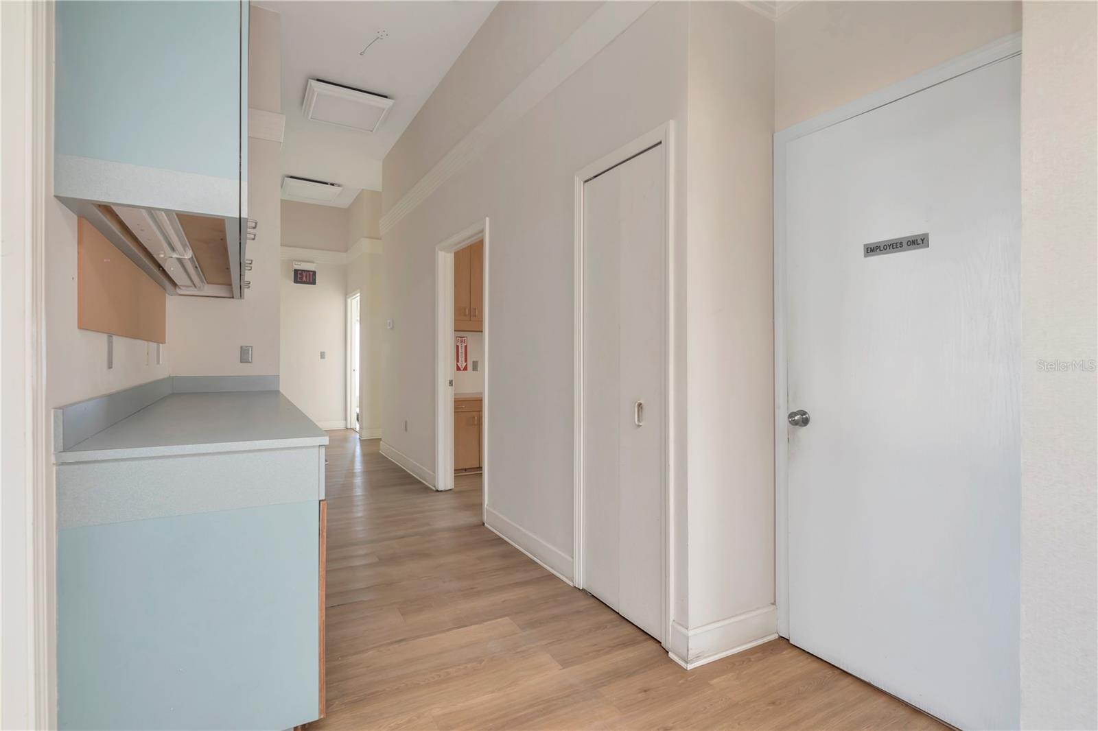 1201 S MYRTLE AVE — photo 33