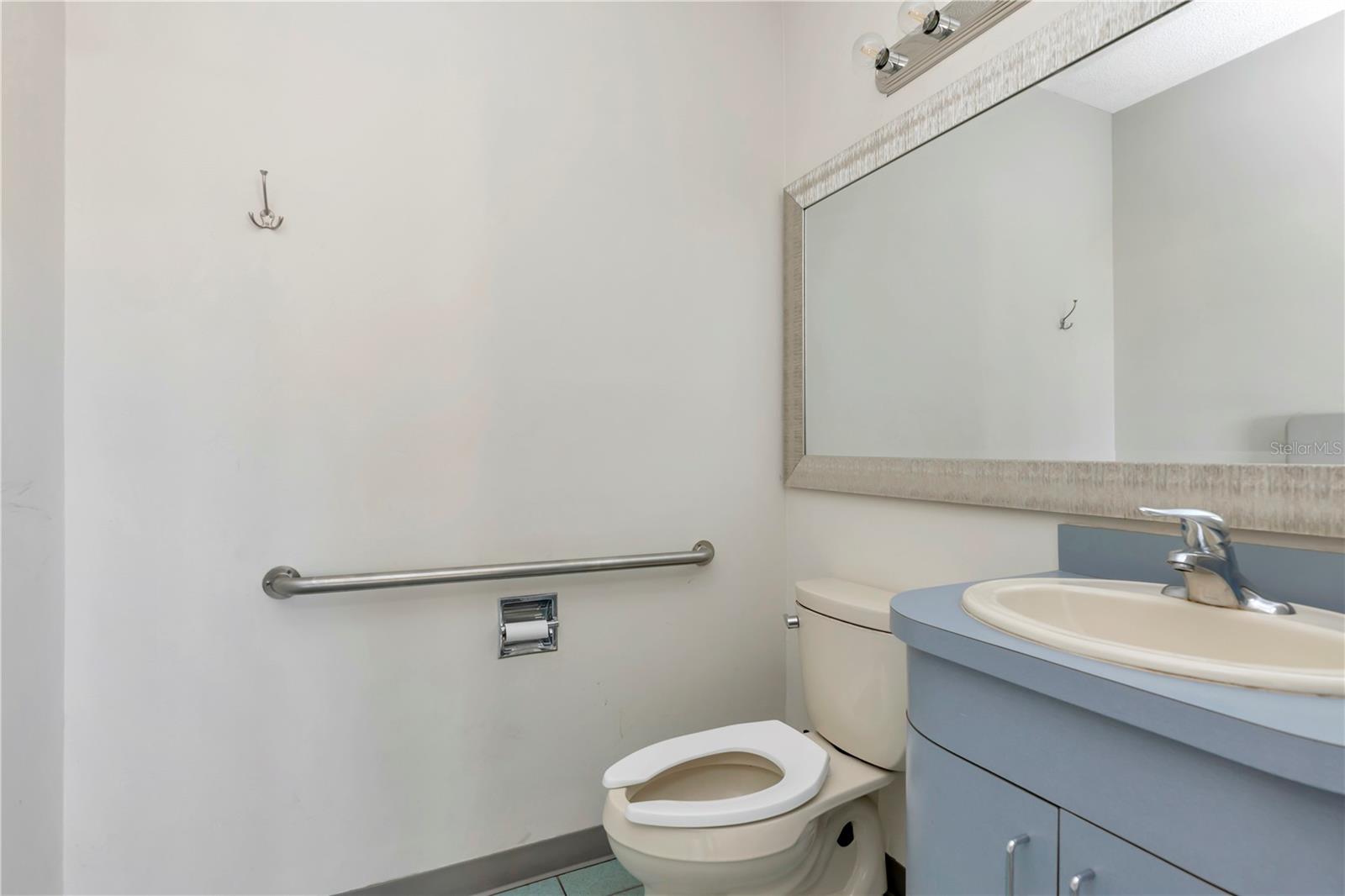 1201 S MYRTLE AVE — photo 14
