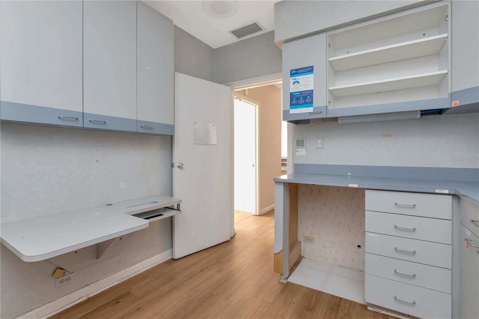 1201 S MYRTLE AVE — photo 28