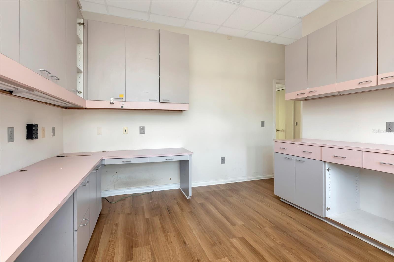1201 S MYRTLE AVE — photo 38