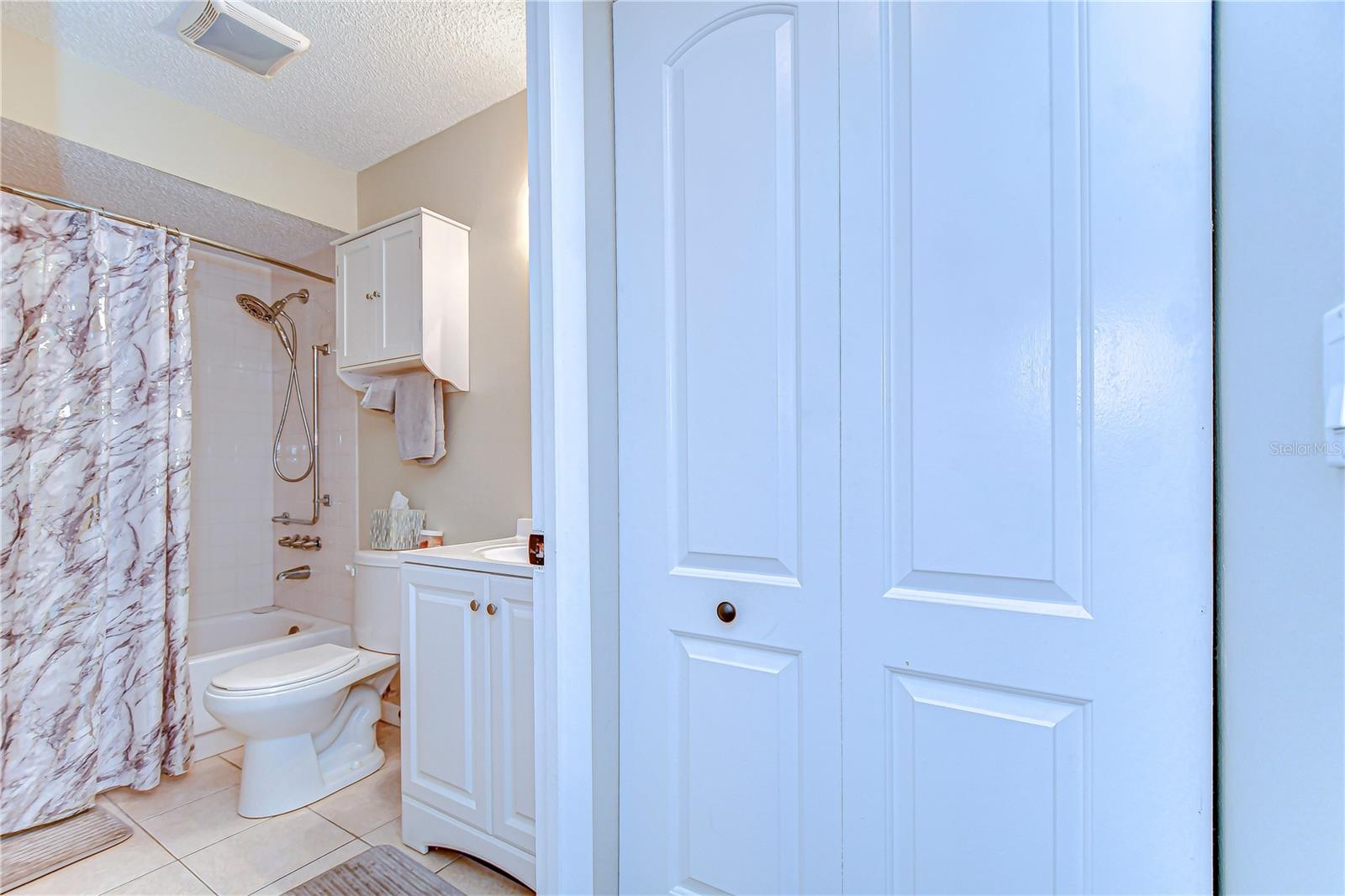 13870 OAKWOOD LN — photo 24