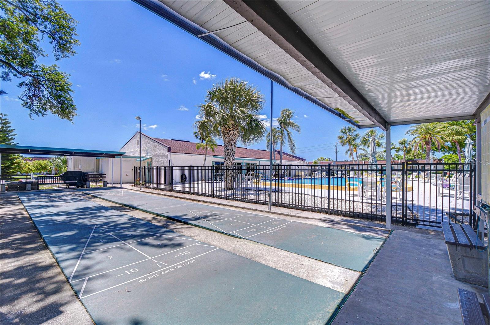 13870 OAKWOOD LN — photo 33